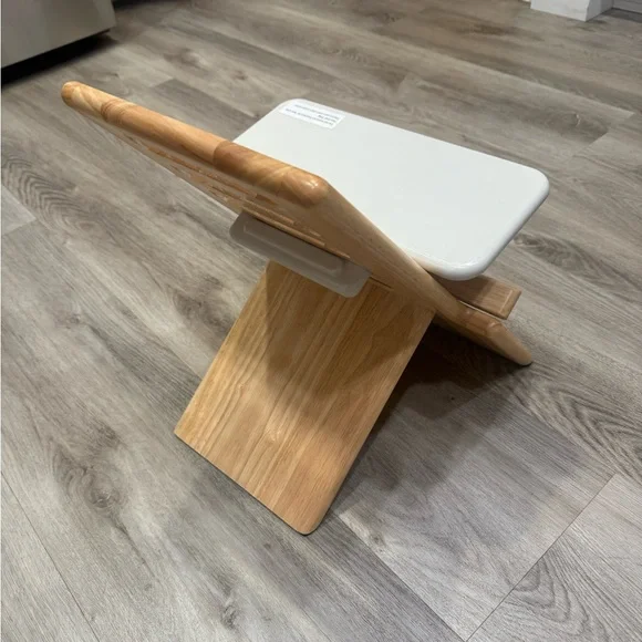 Footsi Grow by Nibble and Rest - Adjustable Wooden Footrest for kids - Picture 6 of 7